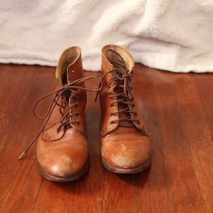 Frye Carson Lace Up sz 7.5